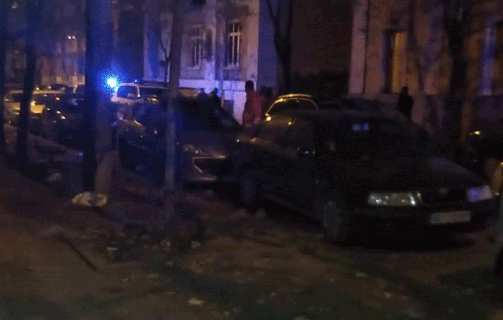 CRNI PETAK U SRBIJI! Još jedan muškarac <span style='color:red;'><b>ranjen u pucnjavi</b></span> u centru Beograda, POVREĐENI OD RANIJE POZNAT POLICIJI? (VIDEO)