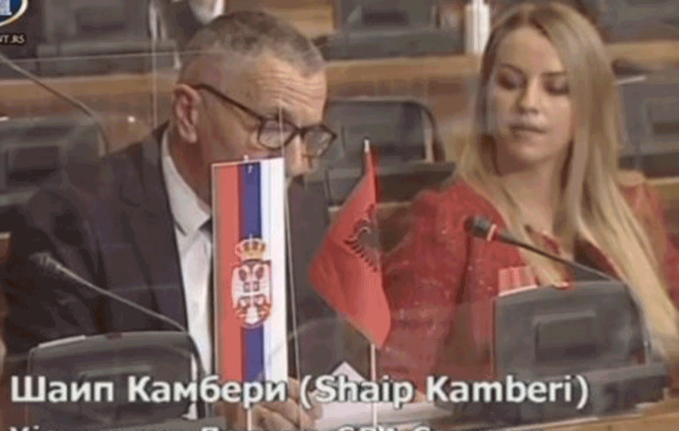 DAČIĆ: Evo zašto je Šaip Kamberi istakao zastavicu Albanije u Parlamentu