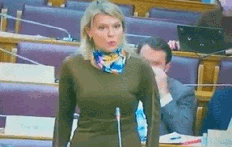 PAO 'SEKS' U CRNOGORSKOJ SKUPŠTINI, region bruji o NASTUPU <span style='color:red;'><b>POSLANICE</b></span>: Kako je sekularna država POSTALA SEKSUALNA! (VIDEO)   
