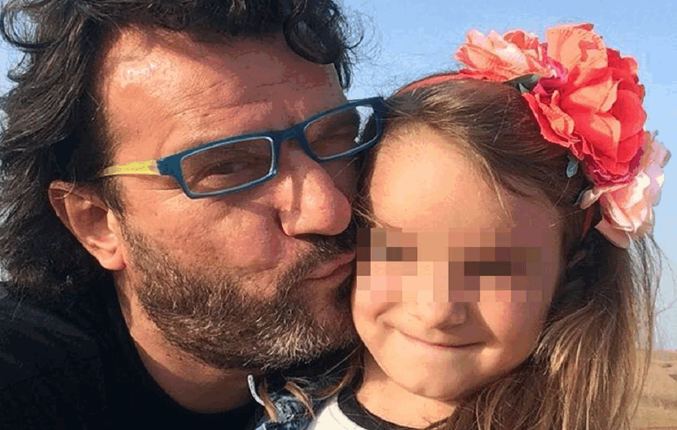 Lukasova i Sonjina mezimica otvorila novogodišnji paketić a onda je NAPISALA EMOTIVNU PORUKU MAMI 'Želim da znaš...' (FOTO) 