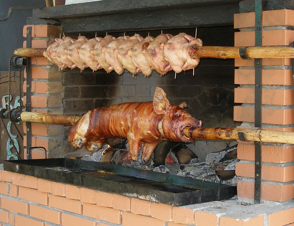 SUTRA SLAVIMO <span style='color:red;'><b>TUCINDAN</b></span>: Praznik kada se PRIPREMAMO ZA BOŽIĆ, evo šta je sve potrebno da URADITE i šta NIKAKO ne sme da se nađe na TRPEZI (VIDEO)