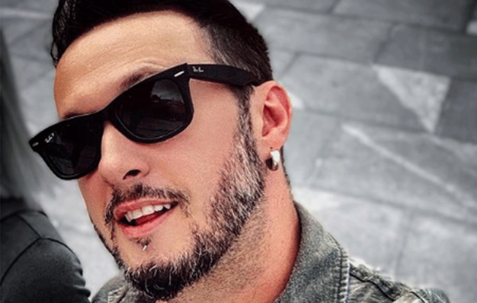 DEVOJKE SU GA OBOŽAVALE U OPERACIJI TRIJUMF: Vukašin Brajić pokazao šta je za njega božićna radost (FOTO+VIDEO)