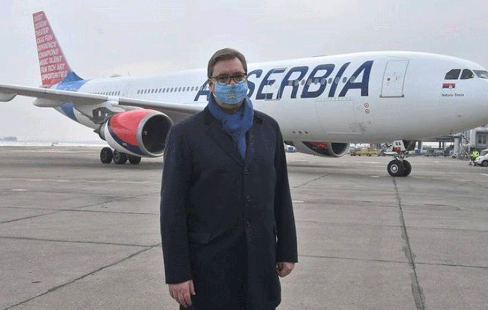 STIGLE KINESKE VAKCINE: Vučić dočekao avion sa milion doza <span style='color:red;'><b>kineske kompanije</b></span> Sinofarm!