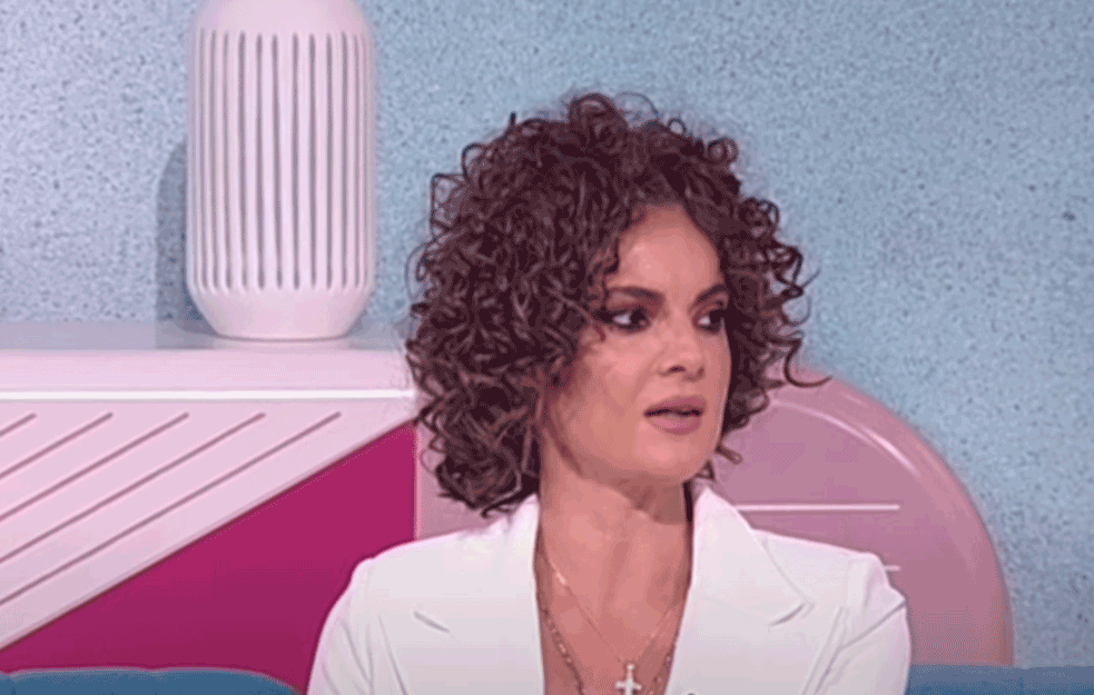 Pevačici šalju FOTKE GENITALIJA: Slavica Ćukteraš na meti psihopata 'TO JE NEKA ŠIFRA U GLAVI'