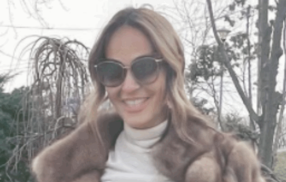 GDE JE I ŠTA RADI <span style='color:red;'><b>MARIJANA MATEUS</b></span>!? Dugo je nismo videli a onda PROŠETALA Beogradom u LUKSUZNOJ KOMBINACIJI! (FOTO) 