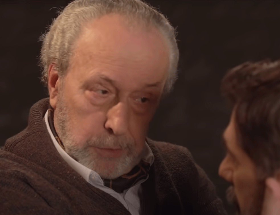 Naš ČUVENI GLUMAC zvezda je hit seriji  TAJNE VINOVE LOZE a NJEGOV SIN takođe gazi stazama SLAVNOG OCA!   


