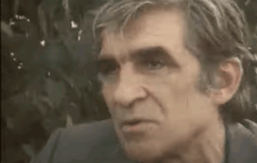 Postali su LEGENDARNI, a jednom ih je <span style='color:red;'><b>Mika Antić</b></span> sreo kako rone suze: Evo kojim rečima je utešio ova dva ČUVENA GLUMCA! 