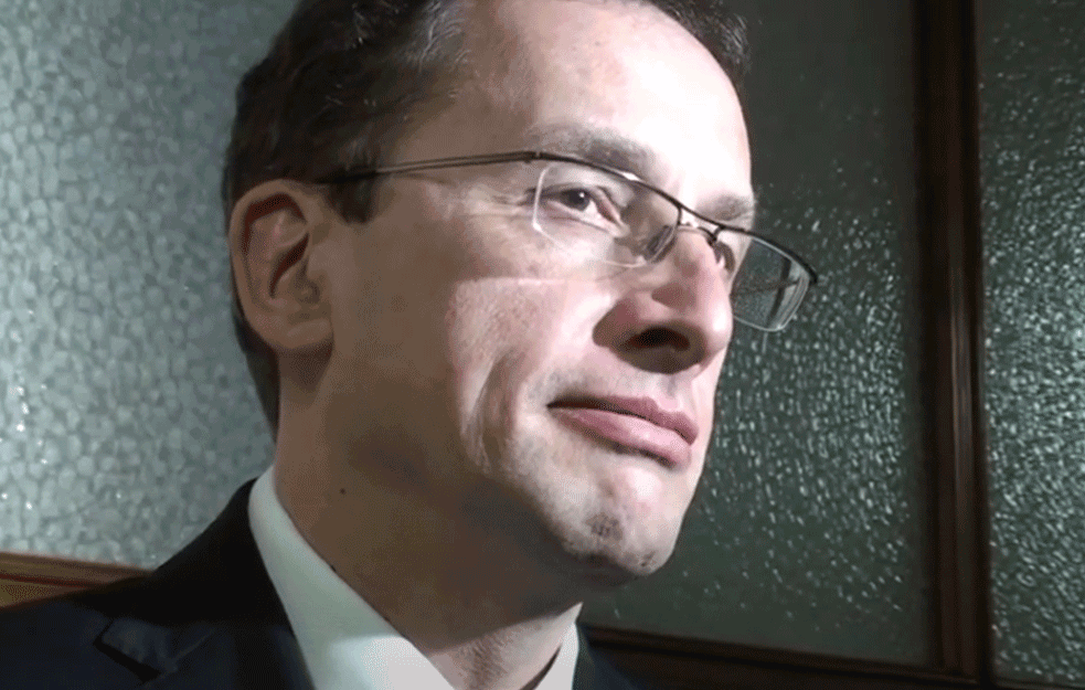 Tvit bivšeg ministra proglašen za naj<span style='color:red;'><b>seksistički</b></span>ju IZJAVU GODINE, on tvrdi da nije!