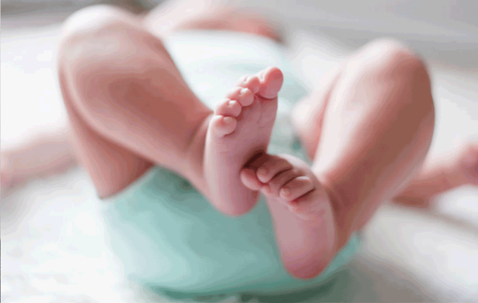 POZNATI REZULTATI PCR TESTA: Beba rođena u Nišu NEGATIVNA NA KORONU! 


