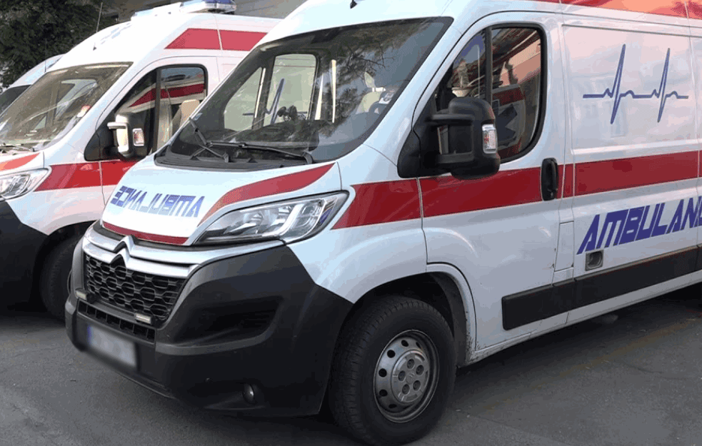 SPREČENO SAMO<span style='color:red;'><b>UBISTVO U BEOGRADU</b></span>: Muškarac prerezao vene, pa hteo da skoči sa Brankovog mosta!