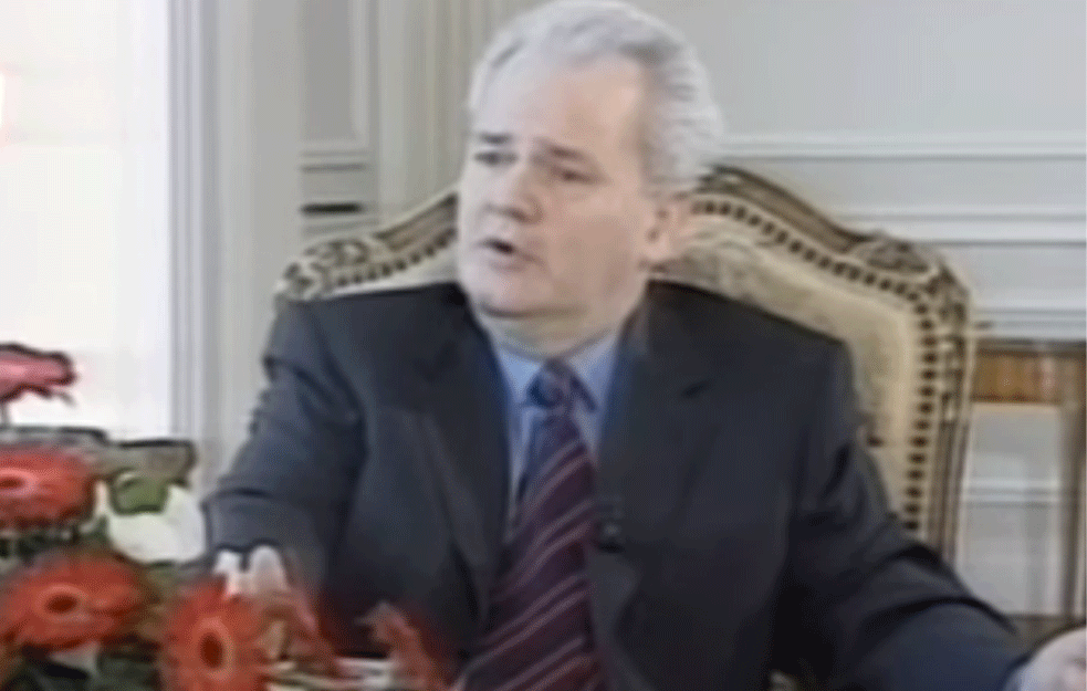 ZLA KOB! Sve porodične tragedije Slobodana Miloševića pre njegovog uspona na vlast: Otac mu je PREZIRAO komuniste, cela porodica mu se UBILA!