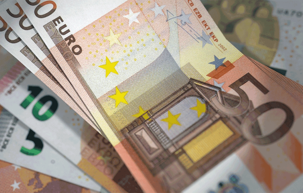 NAJUNOSNIJI BIZNIS U SRBIJI: Javni izvršitelji mesečno zarade od 5 do 40.000 evra!  