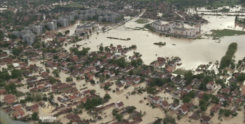 SEDAM GODINA OD KATASTROFALNIH POPLAVA U SRBIJI: Dan kada je OBRENOVAC NESTAO! (VIDEO)