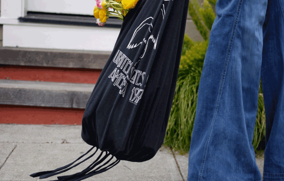 JOŠ UVEK ČUVATE MAJICU BIVŠEG DEČKA? Evo kako da od nje napravite CEGER!  