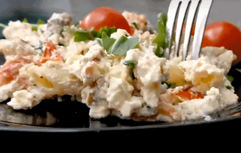 PASTA ZAPEČENA SA FETOM: Pogledajte ovaj popularni recept! (VIDEO) 
