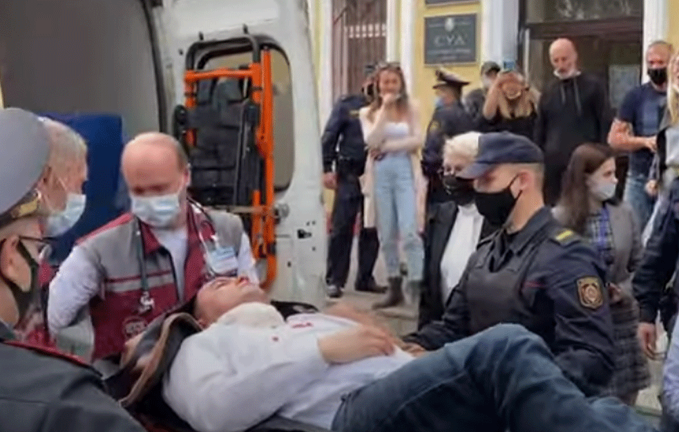 BELORUSKI AKTIVISTA POKUŠAO SAMOUBISTVO NA SASLUŠANJU: Vlasti zapretile da će goniti njegovu porodicu?! (VIDEO)