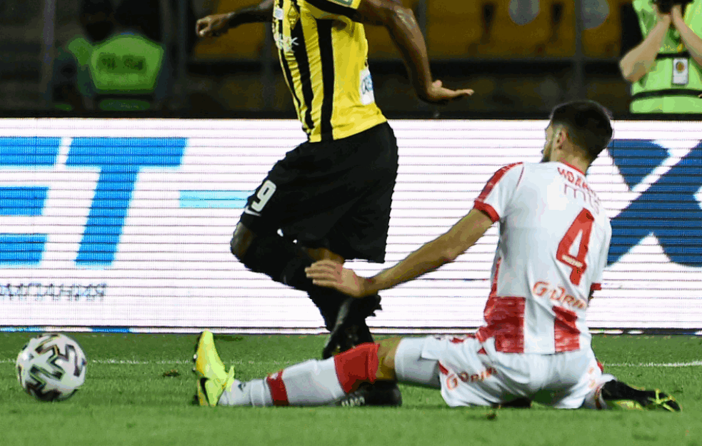 CRVENO-BELA BRUKA! Zvezda posle <span style='color:red;'><b>Kairat</b></span>a daleko od Lige sampiona!