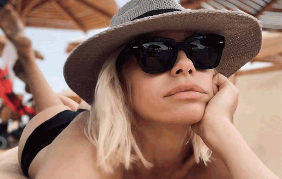 <span style='color:red;'><b>KRISTINA BEKVALAC</b></span> POKAZALA VITKO TELO: Posle frke sa pasošem Natina seka sad UŽIVA! (FOTO)