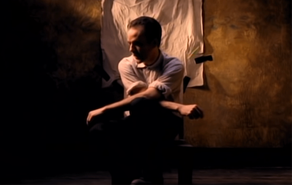 Majkl Stajp, <span style='color:red;'><b>frontmen benda</b></span> R.E.M: 