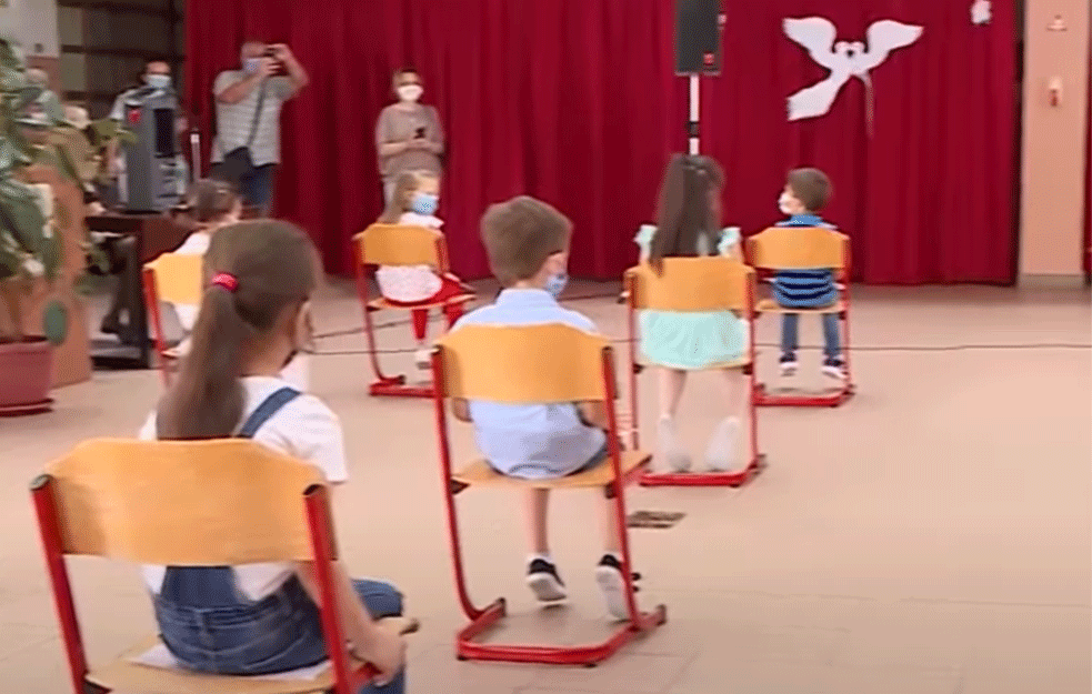 SADA JE KONAČNO! Evo kako će deca krenuti u novu školsku godinu!