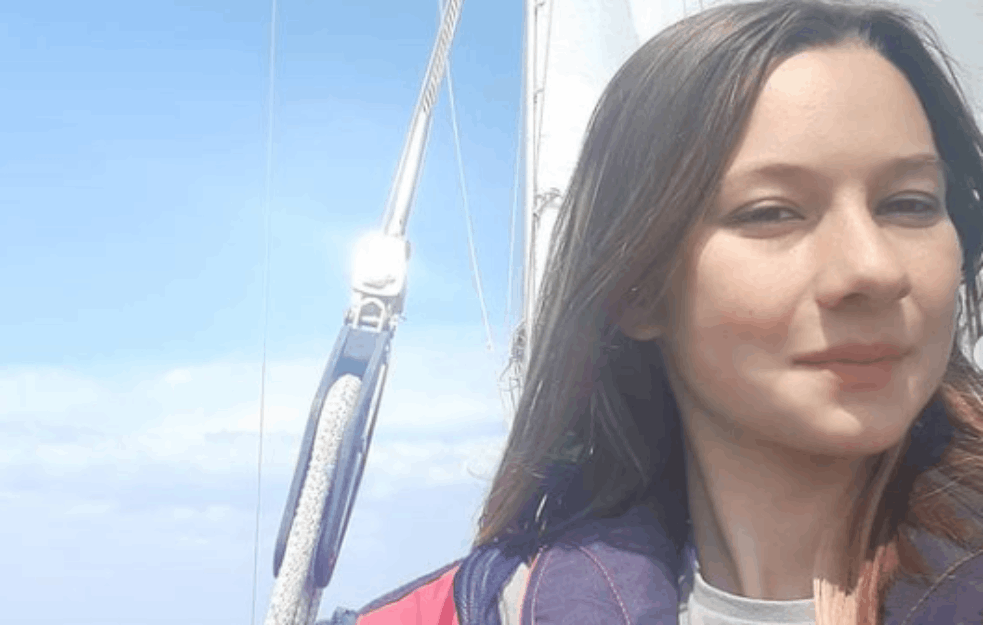 TINEJDŽERKA OBIŠLA JEDRILICOM OKO BRITANIJE: U <span style='color:red;'><b>dobrotvorne svrhe</b></span> skupila hiljade funti i to nije sve (FOTO+VIDEO)