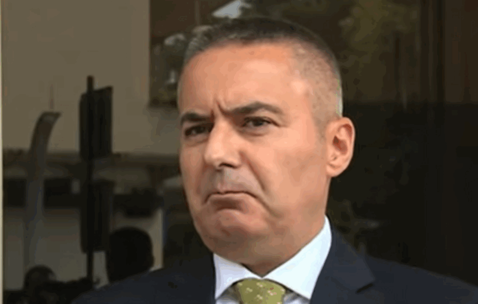 SRAMOTNA ODLUKA: Veljović nakon divljanja na Cetinju PUŠTEN DA SE BRANI SA SLOBODE!