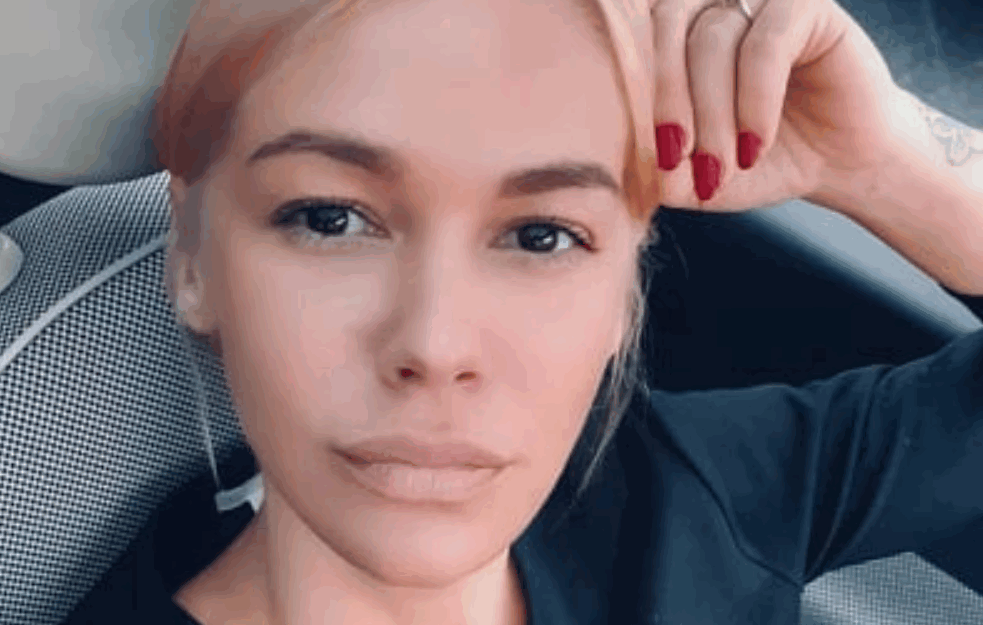 NATAŠA BEKVALAC OTKRILA KOLIKO SE UGOJILA: Ovu KILAŽU sam imala kad sam RODILA KATJU I IZAŠLA IZ BOLNICE! (FOTO) 



