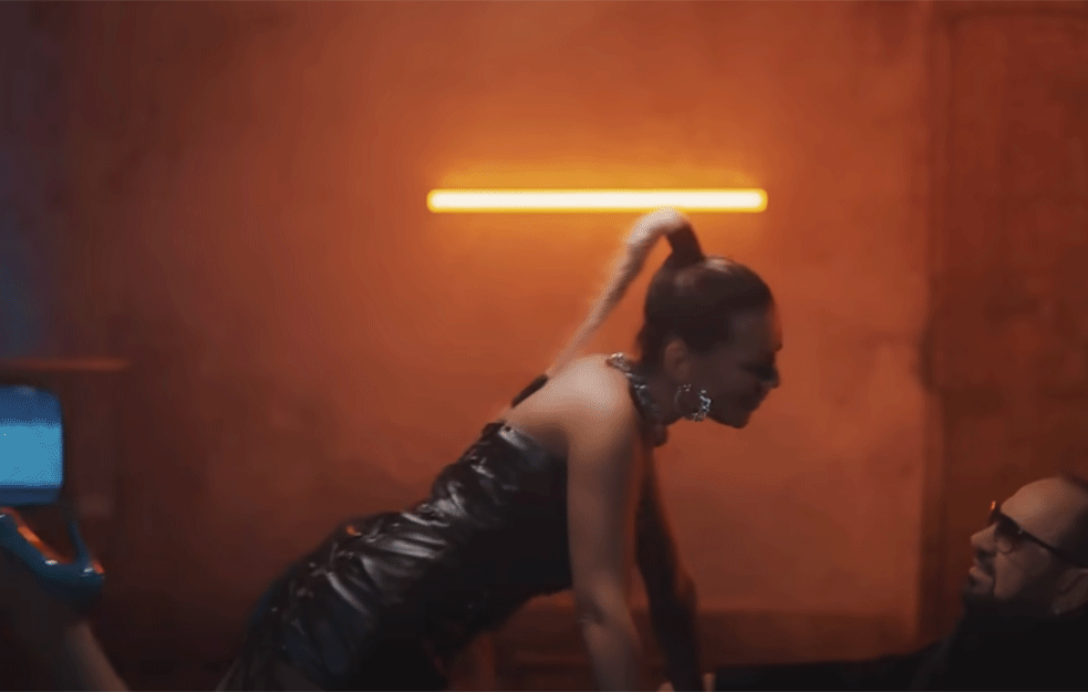 MONIKA IVKIĆ: <span style='color:red;'><b>Prvi milion</b></span> za duet MAMA TI  JE REKLA sa Miletom Kitićem mora da se proslavi u kafani (VIDEO)