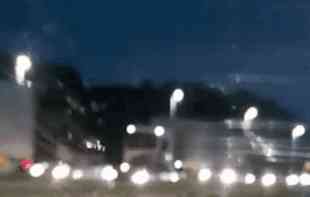KOLAPS NA AUTOPUTU: Nepregledna <span style='color:red;'><b>kolona vozila</b></span> na putu od Novog Beograda do Vrčina! (VIDEO) 

