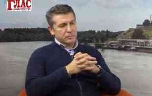 GLAS INTERVJU Prof. dr. <span style='color:red;'><b>Predrag M</b></span>itrović: Lažu nas, a sve manje para imamo u novčaniku (VIDEO)