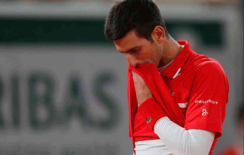 OVAKO JE POČELO: Novak ni kriv ni dužan u mreži