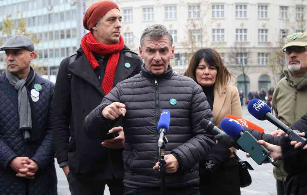 BLOKADA PUTEVA PA PRAVAC U LOZNICU: 