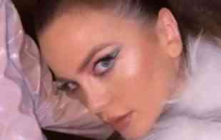 HOT IZDANJE MILICE PAVLOVIĆ RASPALJUJE <span style='color:red;'><b>ADRENALIN</b></span>! Sevnule grudi! (FOTO+VIDEO)
