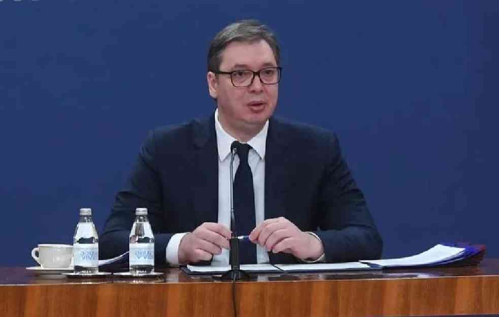 VUČIĆ: Pozivam ljude da učestvuju u referendumu!