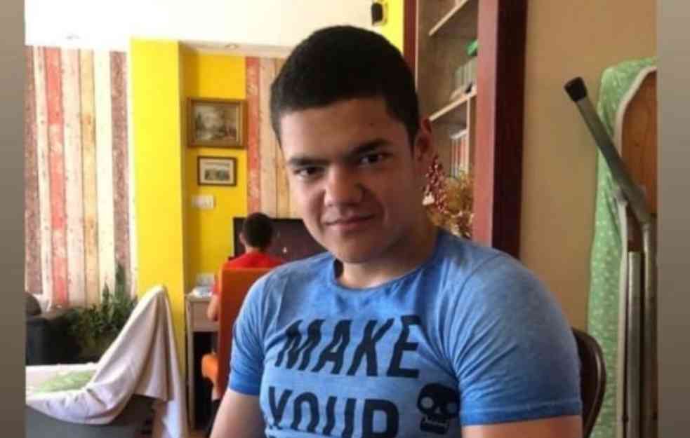 NESTAO VOJIN (17) U BEOGRADU! Tinejdžer porodici rekao da ide kod devojke, ali tamo nije stigao (FOTO) 