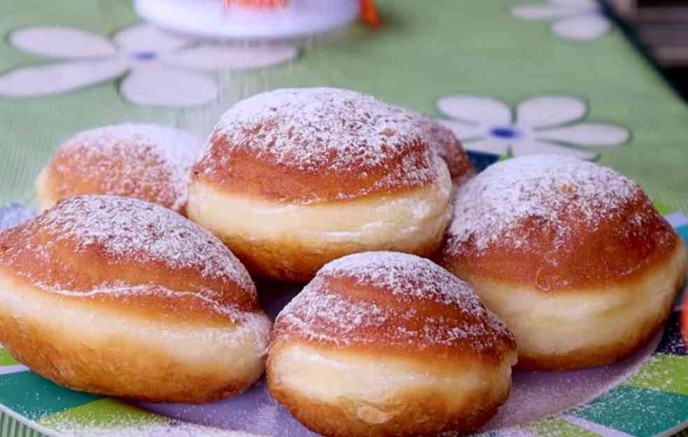 ZA ISTANJEN BUDŽET, A STARI OBIČAJ: Srpske krofne za doček srpske Nove godine