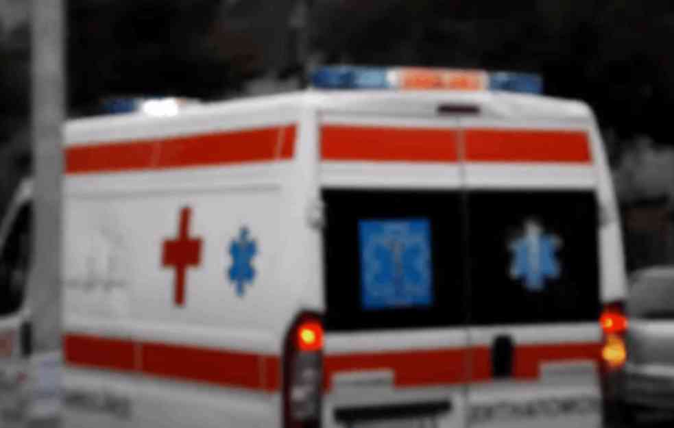 STRAVIČNA NESREĆA! Radnik (23) pao iz korpe dizalice sa visine od šest metara, TEŠKO POVREĐEN! 
