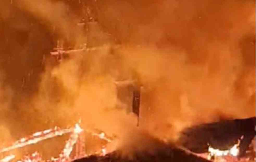 SVETINJA U PLAMENU! PRVI SNIMAK POŽARA U MANASTIRU SVETE TROJICE (VIDEO)