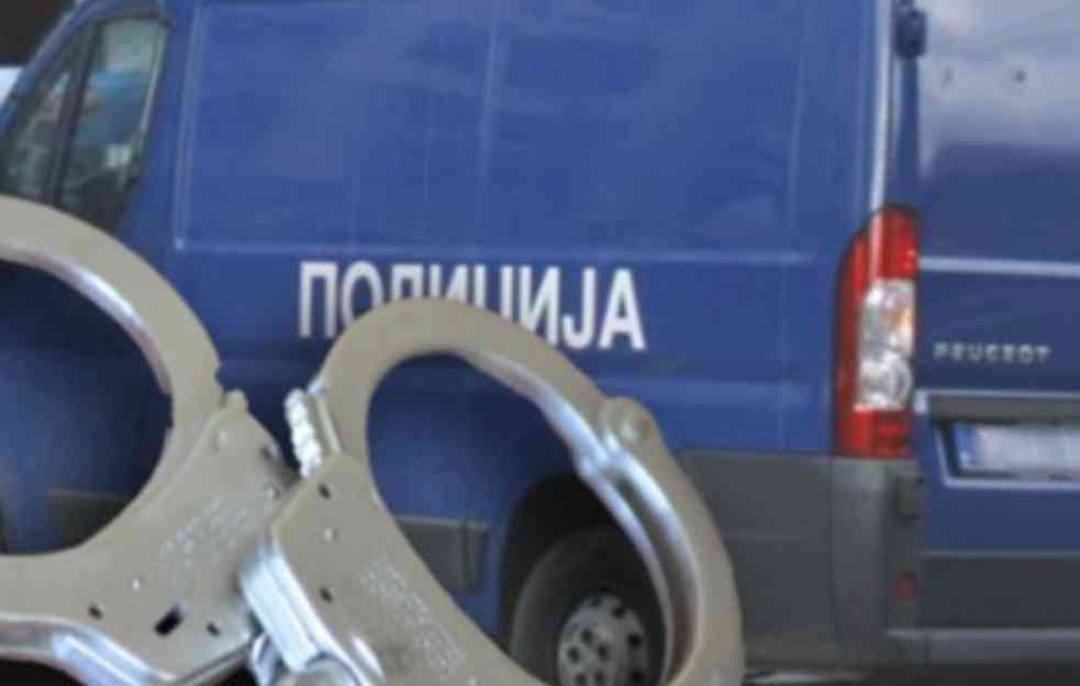 BOLESNO! Novosađanin se lažno predstavljao kao vojni policajac, pa legitimisao i DODIRIVAO MALOLETNICE