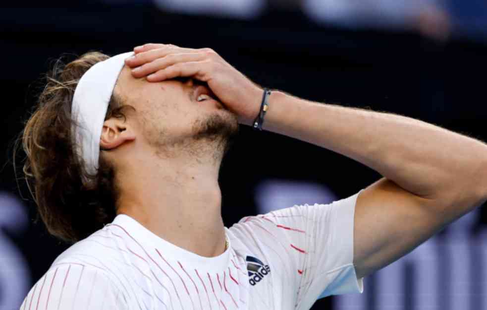 LETI SA TURNIRA: Izbačen NAGLAVAČKE, vređao i SUDIJU, ATP BEZ MILOSTI (VIDEO)