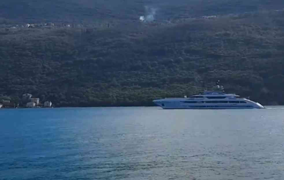 UPLOVILE U TIVAT! I dok Crna Gora najavljuje sankcije Rusiji, jahte ruskih biznismena stigle u luku (VIDEO)