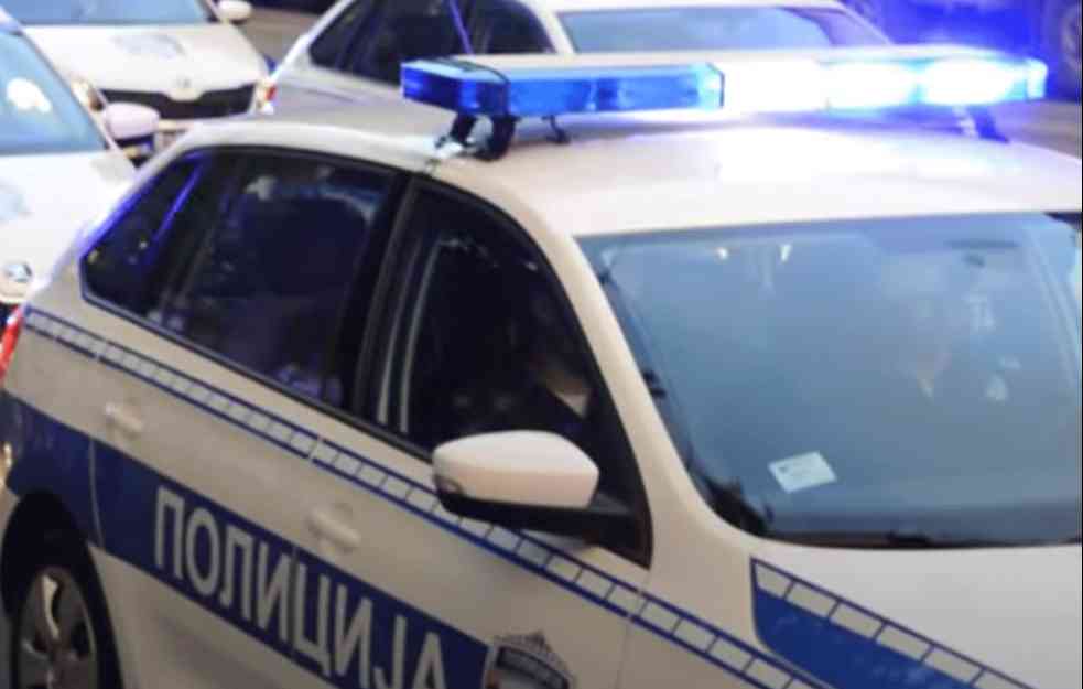 SUDAR TRI VOZILA KOD ČAČKA! Teško povređena jedna osoba: Od siline udarca ODLETEO, pa ga udario kamion