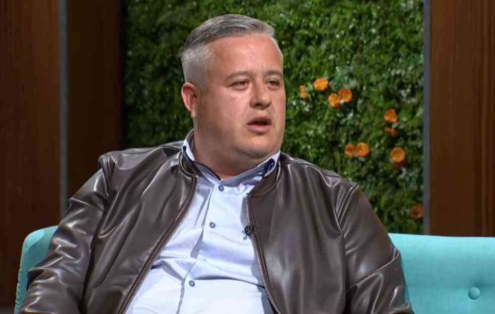 INFARKT GA POGODIO ZA VOLANOM! Pevač bio u kolima sa suprugom i decom, više ne vozi