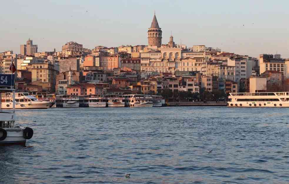 STIGLI U TURSKU: Ruska delegacija sletela u Istanbul na pregovore sa Ukrajinom