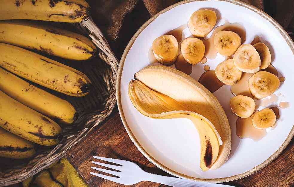 Stručnjaci upozoravaju: Operite banane pre nego što ih oljuštite