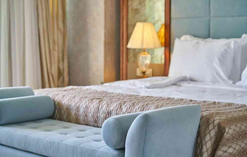 PREVARA SLUČAJNO OTKRIVENA: Dve godine živeli besplatno u luksuznom hotelu
