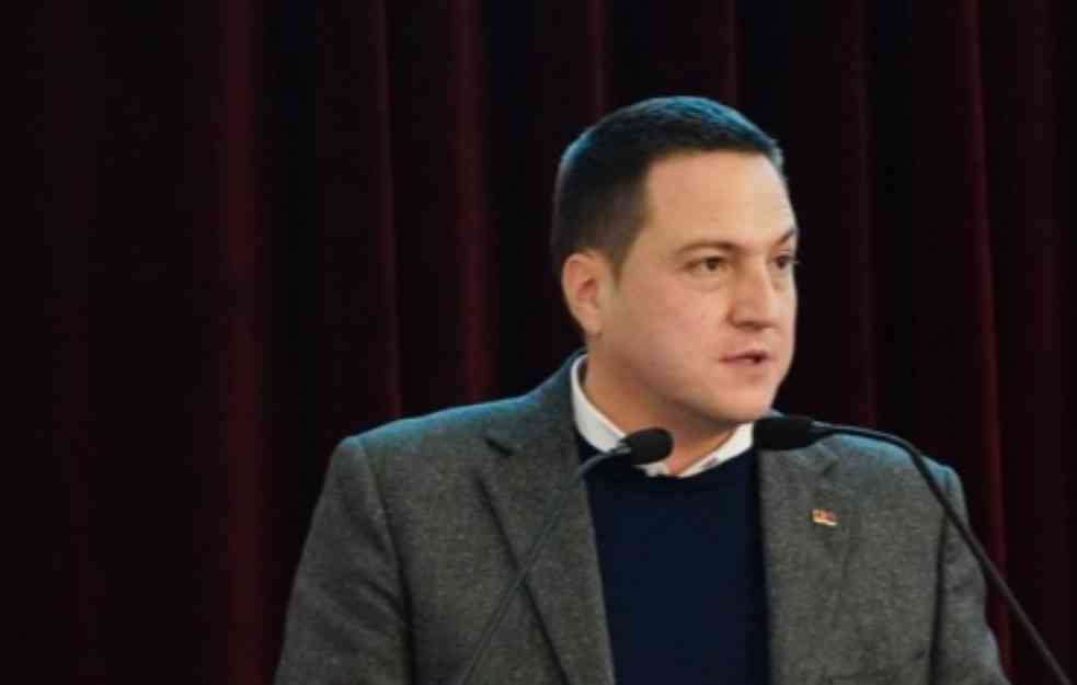 Ružić traži da SPS izađe iz zagrljaja SNS-a
