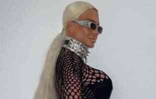 JELENA KARLEUŠA OPET POMERILA GRANICE : <span style='color:red;'><b>Polugola</b></span>  otišla korak dalje i napravila opštu pomamu na mrežama! 