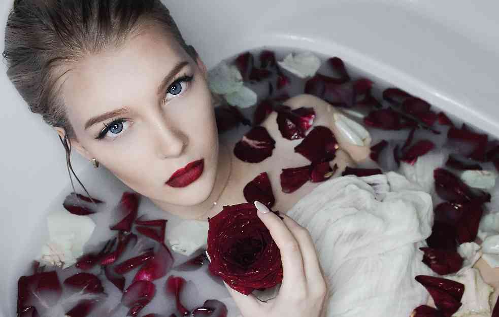 Priuštite sebi CARSKI TRETMAN: Napravite kupku koja će vas relaksirati i učiniti vašu kožu blistavom i mekom