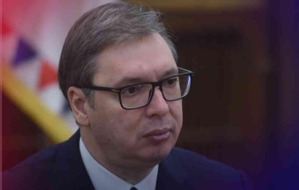  Privredna komora Rasinskog okruga dodelila nagradu predsedniku : VUČIĆ LIČNOST DECENIJE